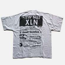 Load image into Gallery viewer, N.O.S 1990's "HET LAATSTE NIEUWS" ADVERTISING MAGAZINE T-SHIRT (X-LARGE)