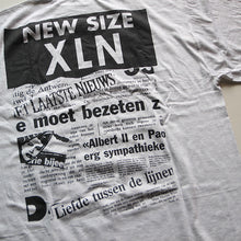 Load image into Gallery viewer, N.O.S 1990's "HET LAATSTE NIEUWS" ADVERTISING MAGAZINE T-SHIRT (X-LARGE)