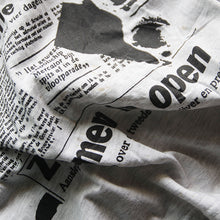 Load image into Gallery viewer, N.O.S 1990's "HET LAATSTE NIEUWS" ADVERTISING MAGAZINE T-SHIRT (X-LARGE)