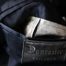 Load image into Gallery viewer, 1960's "DONCASTER" THREE BUTTON WOOL BLAZER (39 MEDIUM)