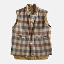 Load image into Gallery viewer, 1970's "WOOLRICH" REVERSIBLE OUTDOOR VEST (MEDIUM)