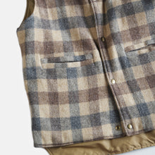 Load image into Gallery viewer, 1970's "WOOLRICH" REVERSIBLE OUTDOOR VEST (MEDIUM)