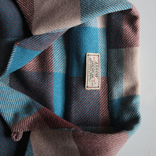 Load image into Gallery viewer, 1950's "ARROW" WOOL BOX SHIRT (X-LARGE)