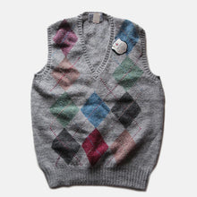 Load image into Gallery viewer, N.O.S 1970's "Deans Of Scotland" Wool Vest (42 Large)