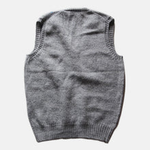 Load image into Gallery viewer, N.O.S 1970's "Deans Of Scotland" Wool Vest (42 Large)