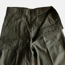 画像をギャラリービューアに読み込む, 1960&#39;s &quot;U.S.ARMY&quot; OG-107 COTTON SATEEN TROUSER (SZ W30×L31 / DEADSTOCK)
