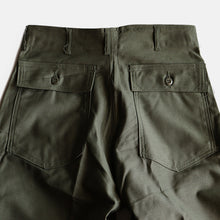 画像をギャラリービューアに読み込む, 1960&#39;s &quot;U.S.ARMY&quot; OG-107 COTTON SATEEN TROUSER (SZ W30×L31 / DEADSTOCK)
