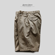 Load image into Gallery viewer, 1950's "U.S ARMY" CHINO SHORTS (SZ W34 / MINT CONDITION)

