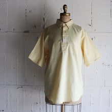 Load image into Gallery viewer, 1960&#39;s &quot;TOWNCRAFT&quot; B.D S/S PULLOVER SHIRT (SZ LARGE / DEADSTOCK)

