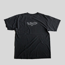 Load image into Gallery viewer, 2000's "THE BLACK DOG" COTTON T-SHIRT (SZ ABOUT XL / GOOD AGING)
