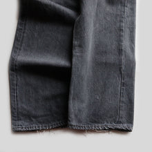 画像をギャラリービューアに読み込む, 1980's "LEVI'S" 501 BLACK DENIM PANTS (SZ W36×L30 / EARLY DYE)
