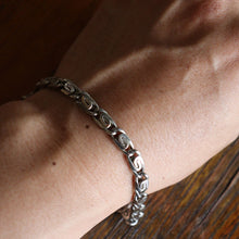 画像をギャラリービューアに読み込む, VINTAGE FRENCH SILVER CHAIN BRACELET (AROUND 1960&#39;s)
