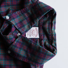 Load image into Gallery viewer, 1980&#39;s &quot;BROOKS BROTHERS&quot; COTTON B.D L/S SHIRT (SZ LARGE / GOOD CONDITION)
