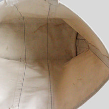 Load image into Gallery viewer, 1980's "L.L.BEAN" CANVAS TOTE BAG (SZ LARGE / SHORT HANDLE)
