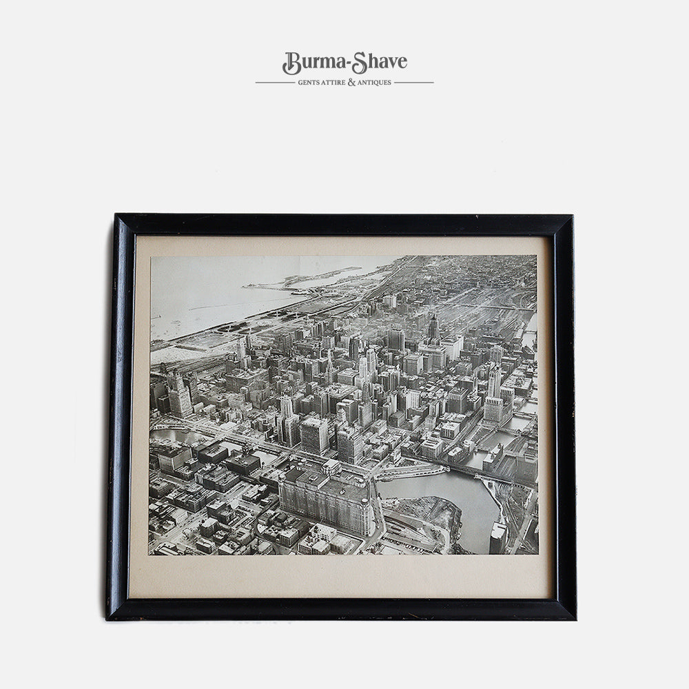 ANTIQUE CHICAGO PICTURE WITH WOOD FRAME