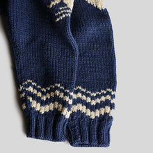 Load image into Gallery viewer, 1960&#39;s COWICHAN SWEATER (SZ LARGE / MINT CONDITION)
