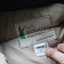 Load image into Gallery viewer, 1970&#39;s &quot;RECREATIONAL EQUIPMENT,INC.&quot; DOWN PARKA (SZ LARGE / MINT CONDITION)
