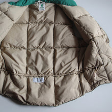 Load image into Gallery viewer, 1970&#39;s &quot;SIERRA DESIGNS&quot; DOWN VEST (LARGE)
