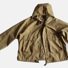 Load image into Gallery viewer, 1970&#39;s &quot;DAXBAK&quot; GORE TEX OUTDOOR JACKET (LARGE)
