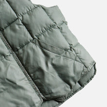 Load image into Gallery viewer, 1970&#39;s &quot;EDDIE BAUER&quot; GOOSE DOWN VEST (SZ MEDIUM / GOOD CONDITION)
