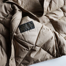 Load image into Gallery viewer, 1970&#39;s～ &quot;EDDIE BAUER&quot; SKYLINER (SZ LARGE / GOOD CONDITION)
