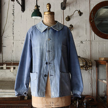 Load image into Gallery viewer, 1940&#39;s FRENCH WORK JACKET (SZ LARGE / GOOD FADE / V-POCKET)
