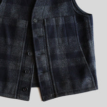 Load image into Gallery viewer, 1980's "FILSON" MACKINAW WOOL VEST (SZ 38 / GOOD CONDITION)
