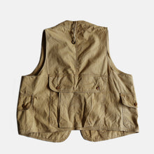 Load image into Gallery viewer, 1950&#39;s &quot;AMERICAN FIELD&quot; FISHING VEST (SZ MEDIUM / HALF MOON)
