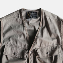 Load image into Gallery viewer, 1970&#39;s &quot;COLUMBIA SPORTSWEAR CO.&quot; POPLIN FISHING VEST (X-LARGE)
