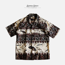 Load image into Gallery viewer, 1960&#39;s ORIGINAL HAND PRINT HAWAIIAN SHIRT (SZ FITS LIKE LARGE / GOOD PATTERN)
