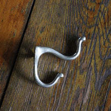 画像をギャラリービューアに読み込む, ANTIQUE NICKEL HOOK
