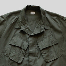 画像をギャラリービューアに読み込む, 1960's "U.S.ARMY" JUNGLE FATIGUE JACKET (SZ XL-REG / DEADSTOCK)
