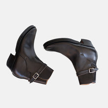 Load image into Gallery viewer, &quot;CLINCH&quot; JODHPUR BOOTS (HORSEBUTT / BLACK)
