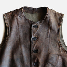 画像をギャラリービューアに読み込む, 1950&#39;s FRENCH ARMY JERKIN LEATHER VEST (SZ MEDIUM)
