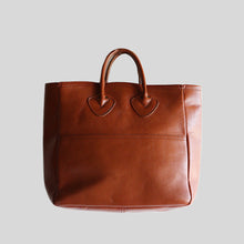 Load image into Gallery viewer, 1980's "L.L.BEAN" LEATHER TOTE BAG (SZ MEDIUM / GOOD CONDITION)
