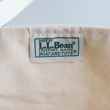 Load image into Gallery viewer, VINTAGE &quot;L.L.BEAN&quot; BOAT AND TOTE (SZ LARGE / MINT CONDITION)
