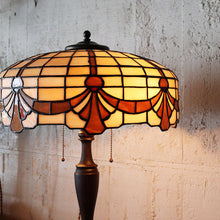 画像をギャラリービューアに読み込む, ANTIQUE &quot;LAMB BROTHERS&quot; LEADED GLASS LAMP (BEAUTIFUL STAINED GLASS)
