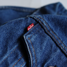 Load image into Gallery viewer, 1980&#39;s &quot;LEVIS&quot; 70505 DENIM TRUCKER (SZ 48 / BIG SIZE / GOOD CONDITION)
