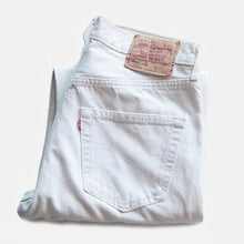 Load image into Gallery viewer, MADE IN USA &quot;LEVI&#39;S&quot; 501 WHITE DENIM PANTS (W31 L32)
