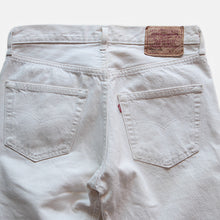 Load image into Gallery viewer, MADE IN USA &quot;LEVI&#39;S&quot; 501 WHITE DENIM PANTS (W31 L32)
