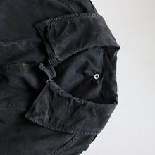 Load image into Gallery viewer, 1940&#39;s FRENCH ARMY M-35 MOTORCYCLE COAT (SZ UNISEX / BLACK OVERDYE)
