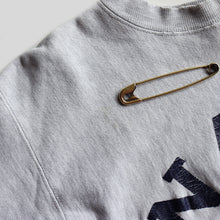 Load image into Gallery viewer, 1990's "CHAMPION" REVERSE WEAVE SWEAT SHIRT (SZ LARGE / USED CONDITION)
