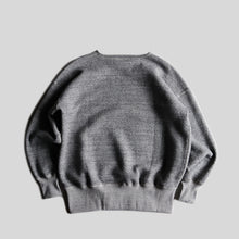 Load image into Gallery viewer, "OLDE HOMESTEADER" CREW NECK LONG SLEEVE (SZ 42 LARGE / TOP CHARCOAL)
