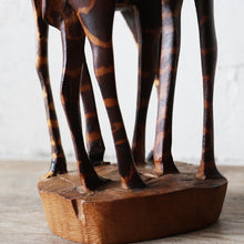 画像をギャラリービューアに読み込む, VINTAGE WOODEN GIRAFFE

