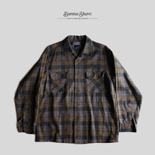 Load image into Gallery viewer, 1950's "PENDLETON" WOOL SHIRT (SZ LARGE / MINT CONDITION)
