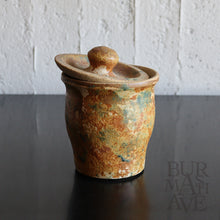 Load image into Gallery viewer, VINTAGE POTTERY (MADE IN USA)
