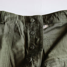 画像をギャラリービューアに読み込む, 1960&#39;s &quot;U.S.ARMY&quot; OG107 COTTON SATEEN TROUSER (W34×L33 / DEADSTOCK)
