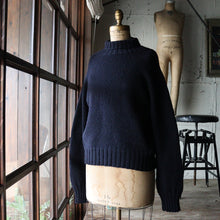 画像をギャラリービューアに読み込む, 1940's "A.R.C" TURTLE NECK SWEATER (SZ LARGE / NAVY / MINT CONDITION)
