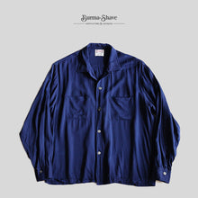Load image into Gallery viewer, 1960's "PILGRIM" RAYON BOX SHIRT (SZ LARGE / GOOD CONDITION)
