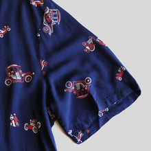 Load image into Gallery viewer, 1950's S/S RAYON SHIRT (SZ MEDIUM / GOOD CAR PRINT)
